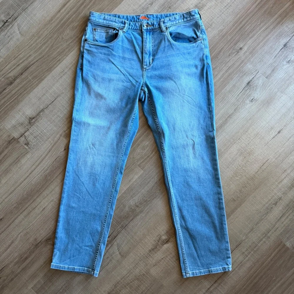Tommy Bahama Mens Light Wash Straight Leg Denim Jeans 35x30 ST124366